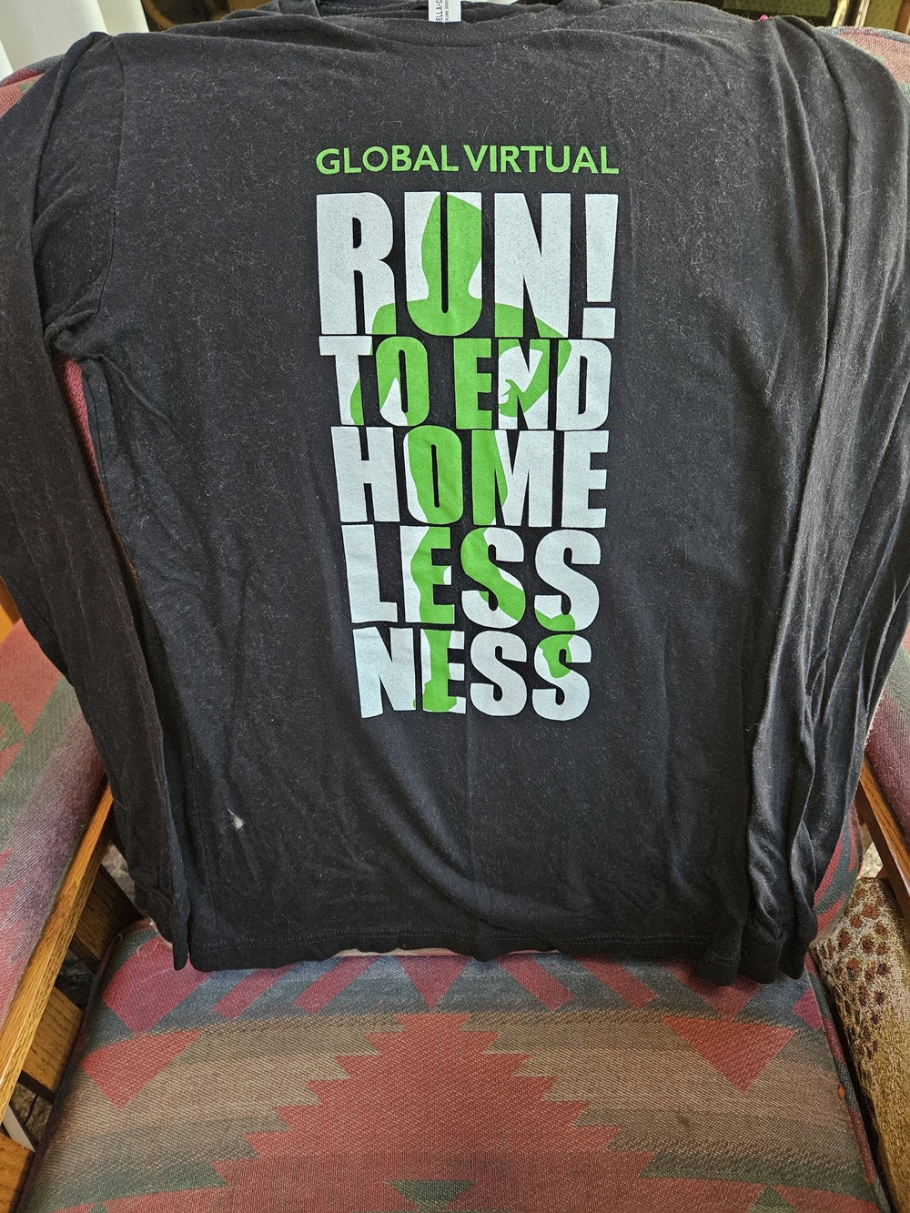 Global Virtual Run! To End Homelessness Black Long Sleeve Tee 2022. Sz Small